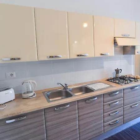 Ichnos Nyaraló Olbia